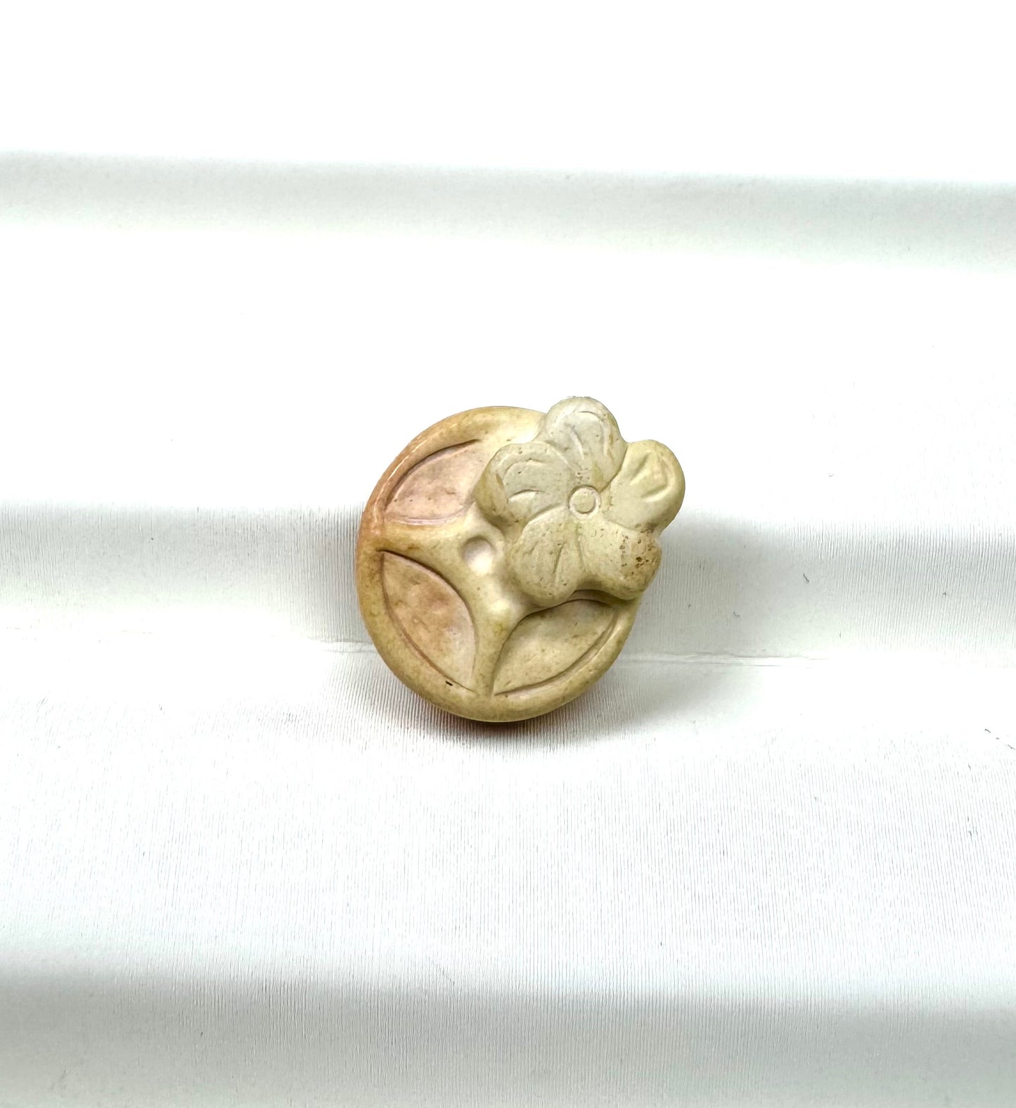 Chinese coin and flower (有钱花)