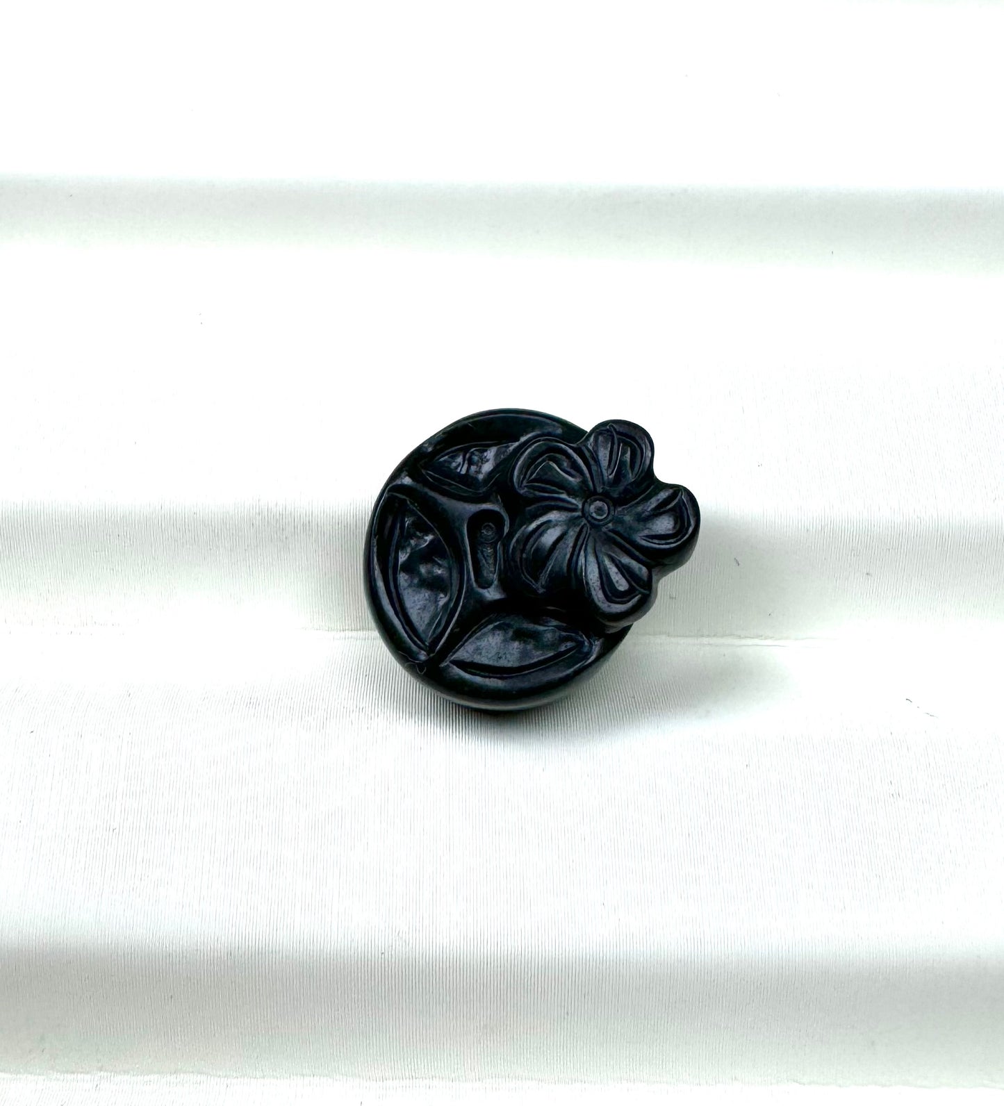 Chinese coin and flower (有钱花)