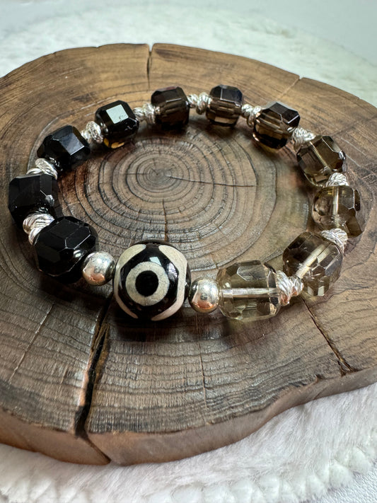 Gradient faceted Smoky quartz with Agate 3-Eyed dZI bead bracelet