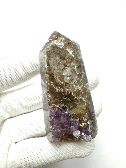 Amethyst Phantom lining Crystal Point